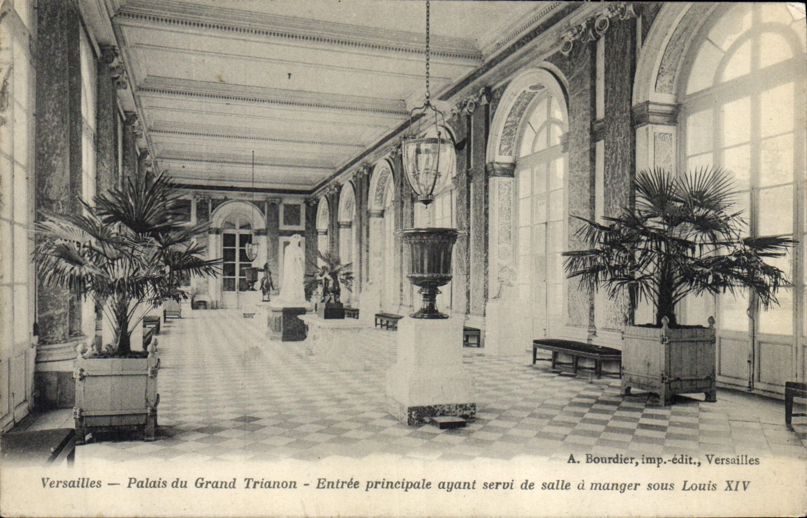 VINTAGE POSTCARD Castle Of Versailles Palate of Large Trianon Main entrance Dining room
