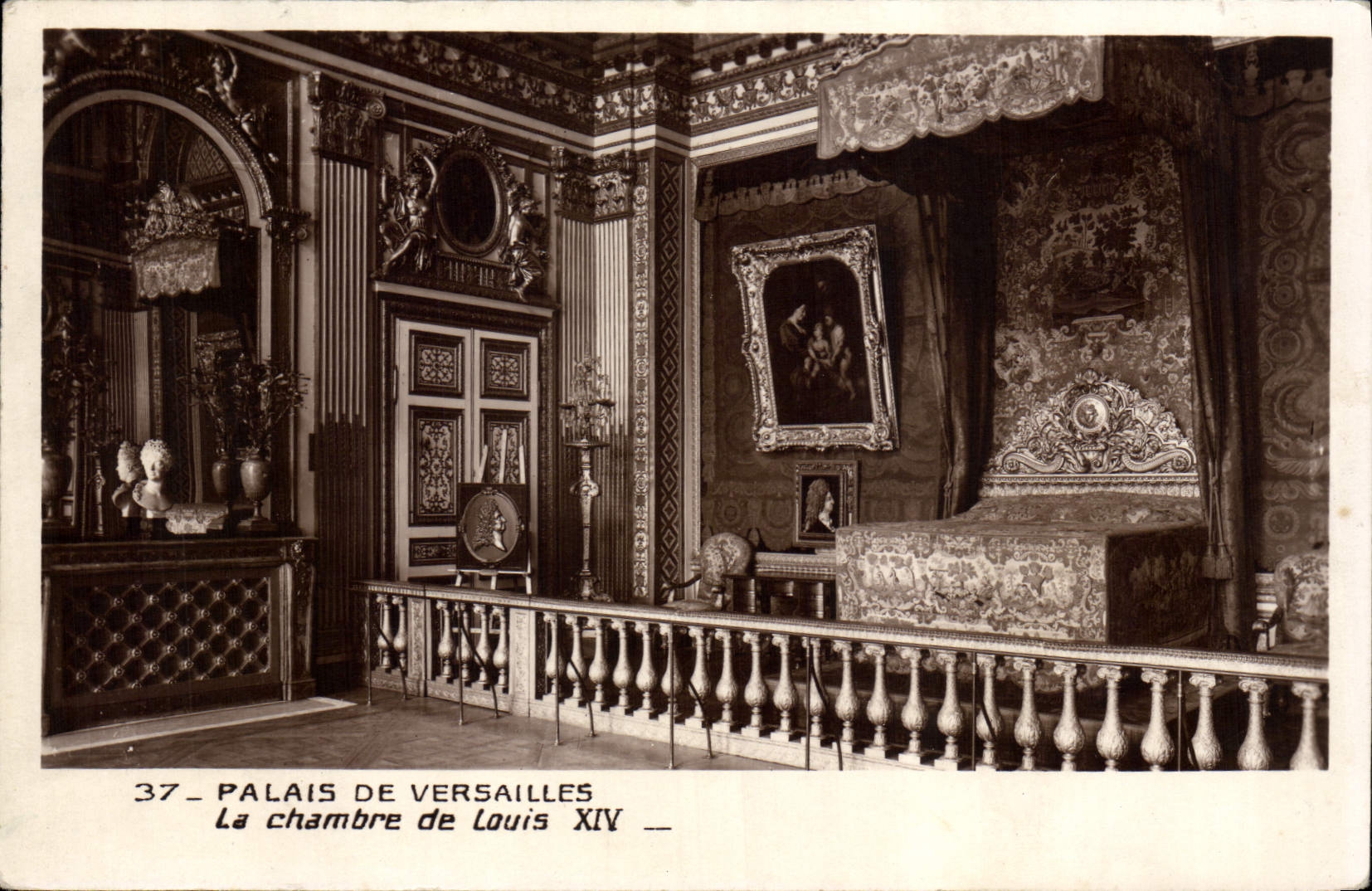 VINTAGE POSTCARD Palate Of Versailles the Room of Louis XIV