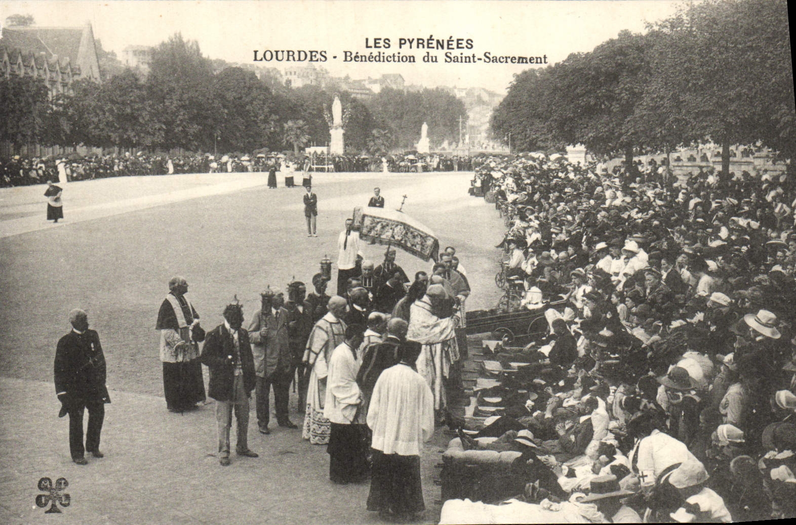 Bendición pesada de la POSTAL de la VENDIMIA del sacramento bendecido
