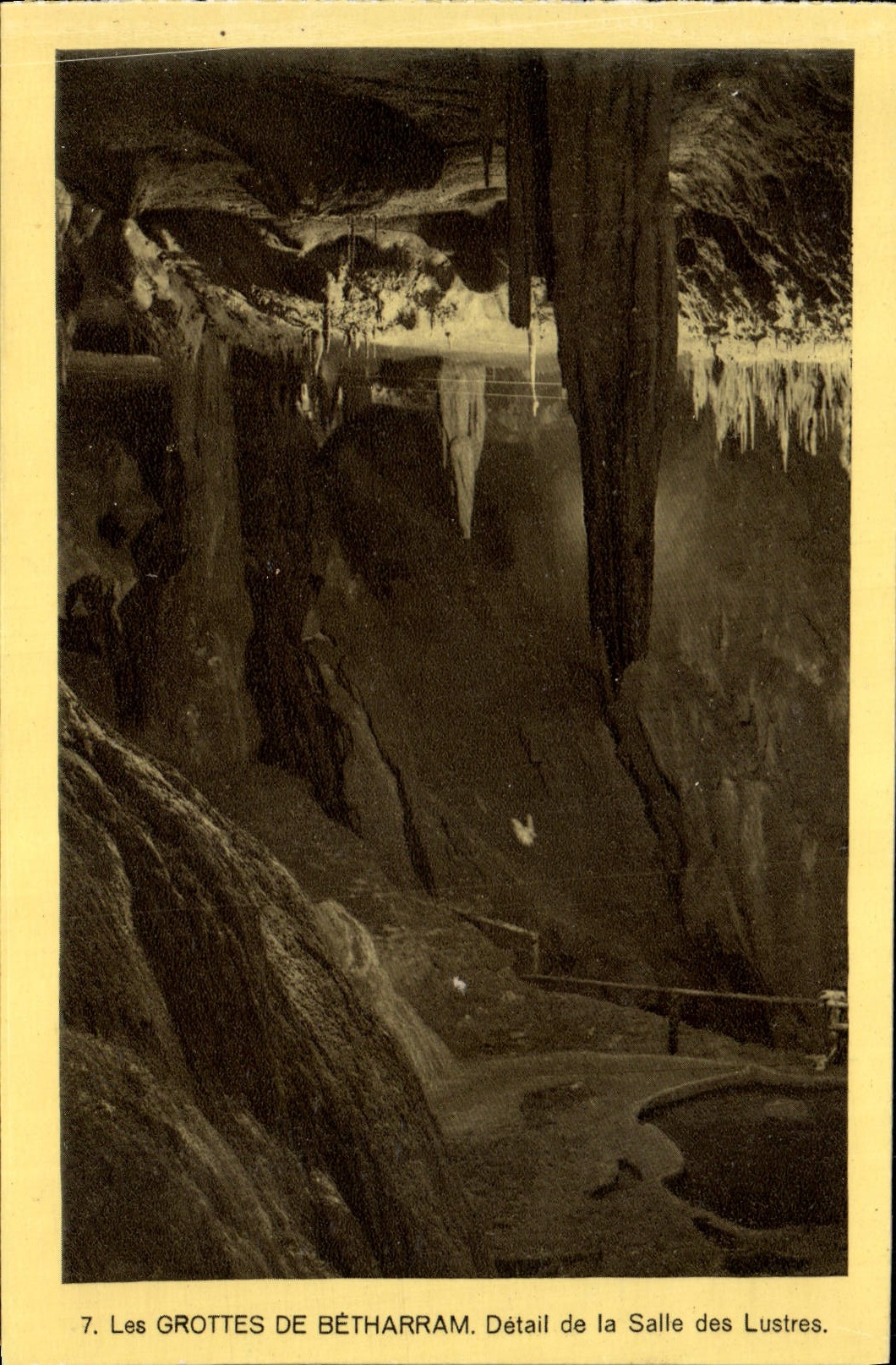 VINTAGE POSTCARD the Caves De Betharram Detail of the Room of the Glosses