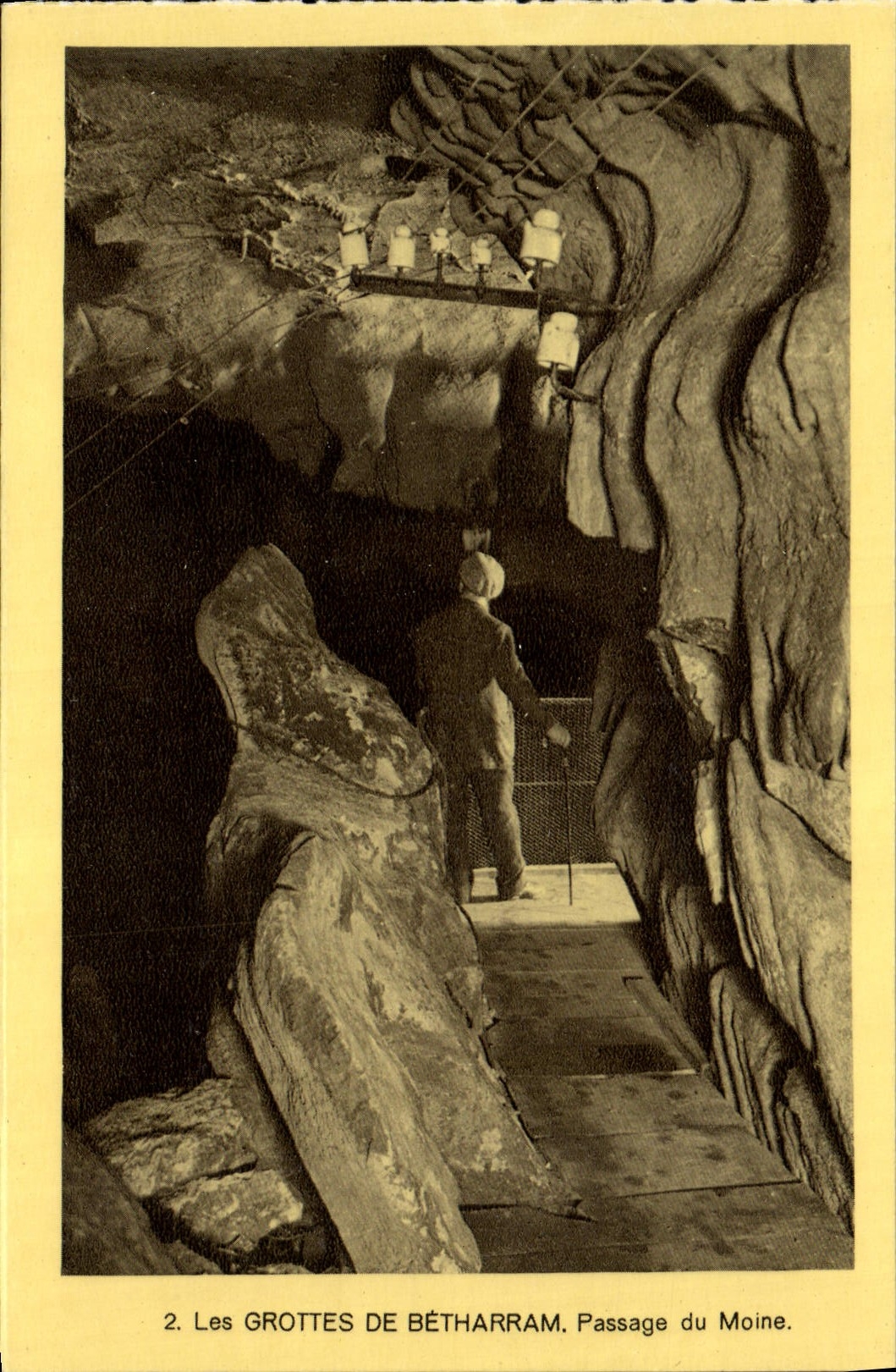 VINTAGE POSTCARD the Caves De Betharram Passage of the Monk