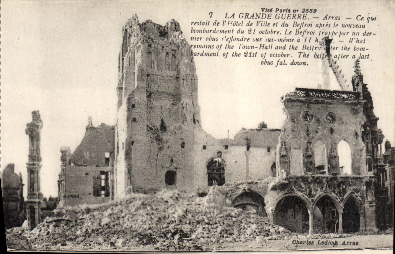 VINTAGE POSTCARD Arras Town hall Militaria