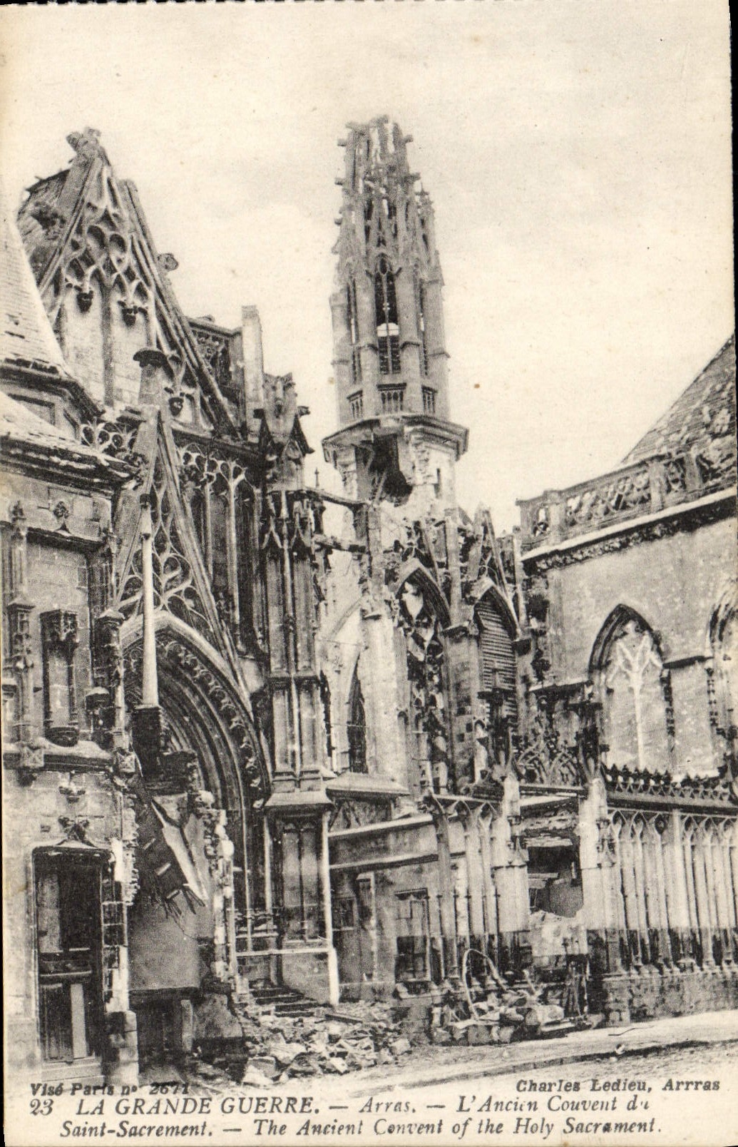 CPA Arras L'ancien couvent du Saint Sacrement Militaria
