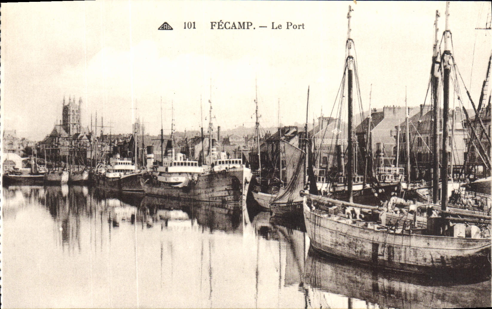 POSTAL Fecamp de la VENDIMIA los barcos portuarios