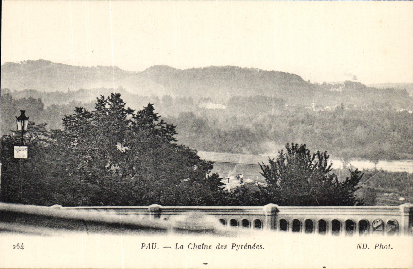 CPA Pau La Chaine des Pyrenees