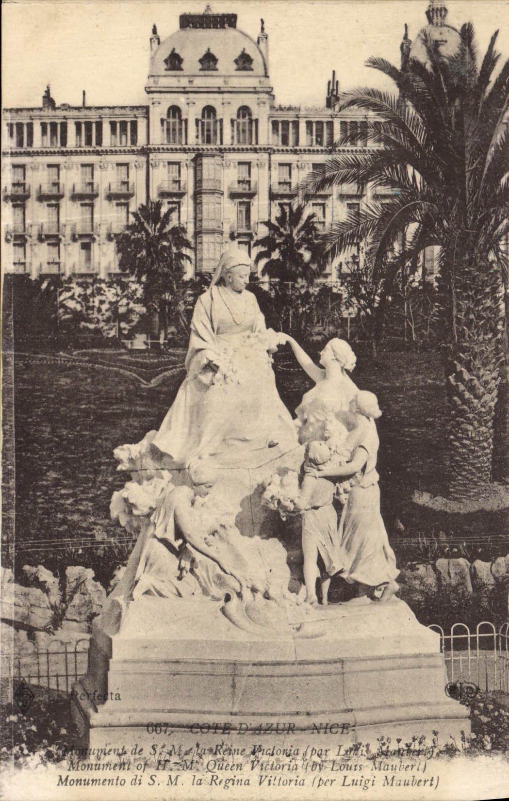 Reina de Victoria del monumento de la POSTAL de la VENDIMIA Niza