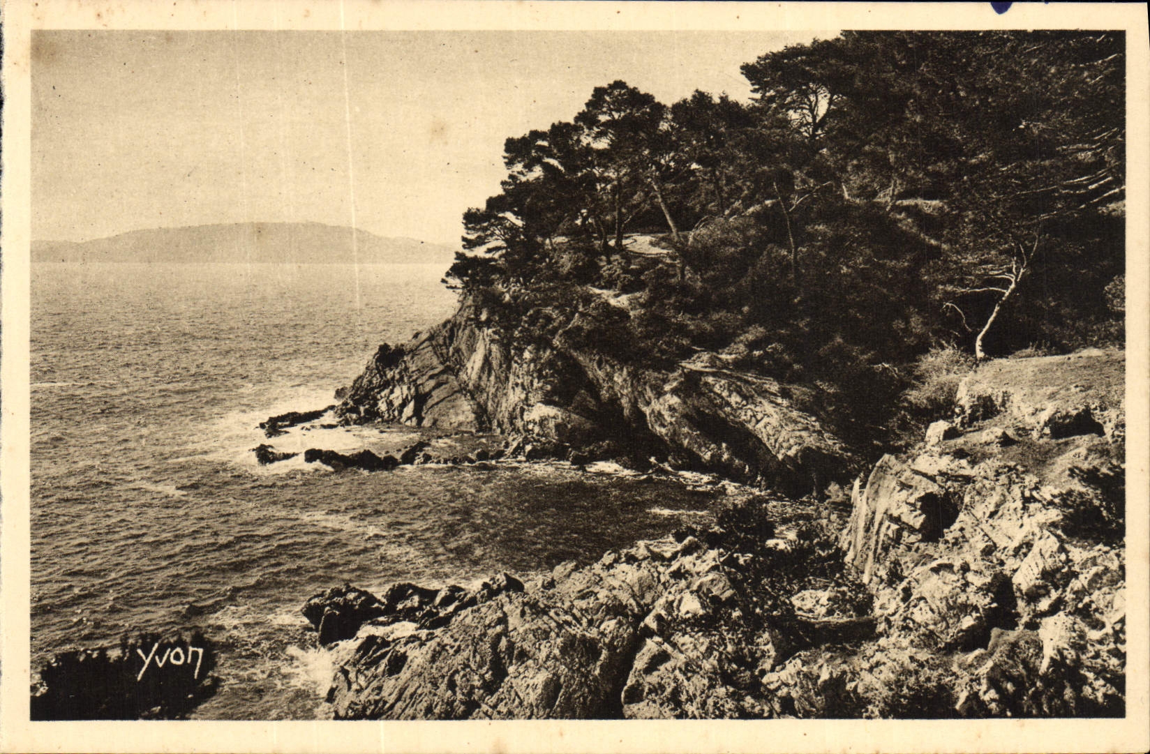 VINTAGE POSTCARD Toulon Creeks of the Brown Cape
