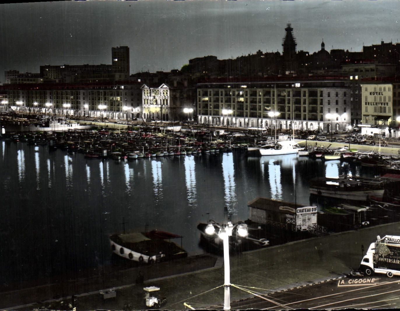 CPM Marseille La Nuit Le Quai du Port