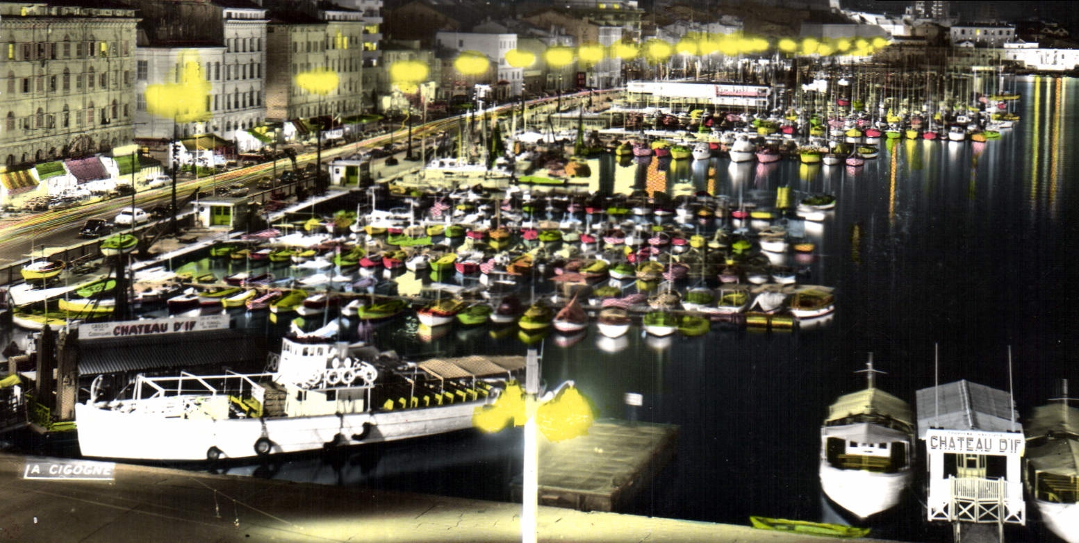 CPM Marseille la Nuit Le Quai des Belges et le quai de Rive Neuve Chateau d'If