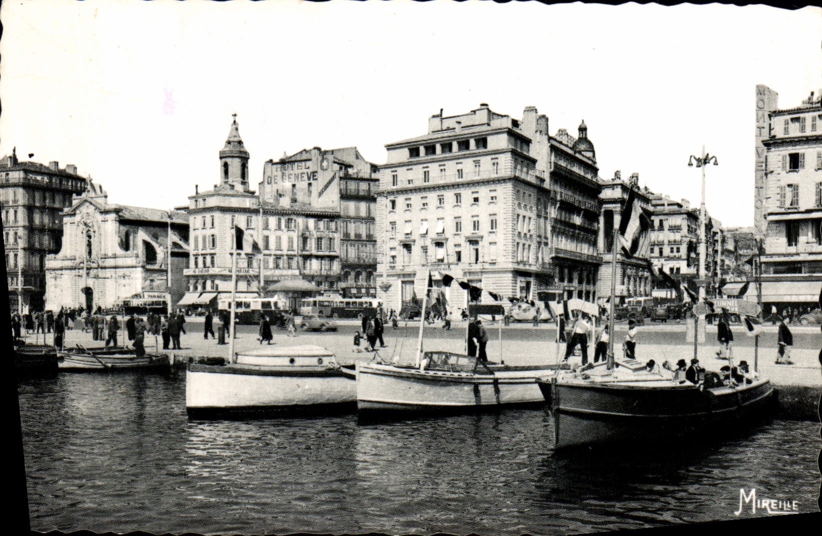 CPM Marseille Le Quai des Belges et la Canebiere Bateaux