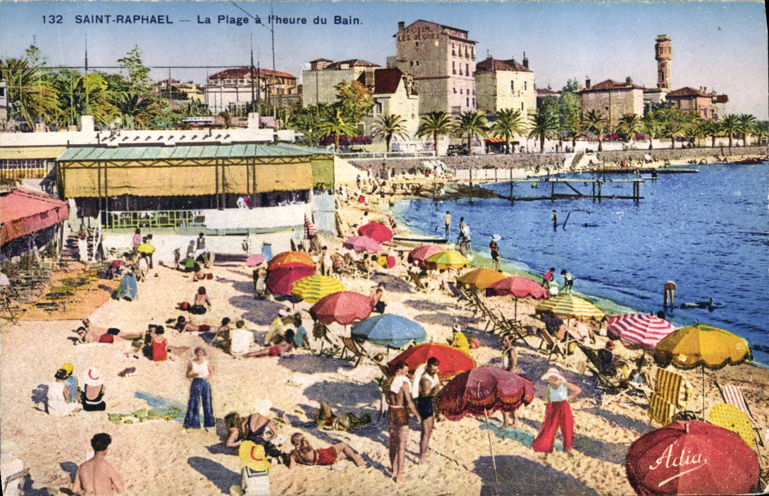 CPA Saint Raphael La Plage a l'heure du Bain
