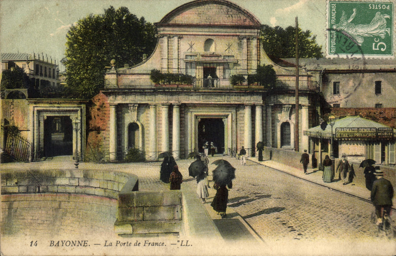 VINTAGE POSTCARD Bayonne the Gate of France
