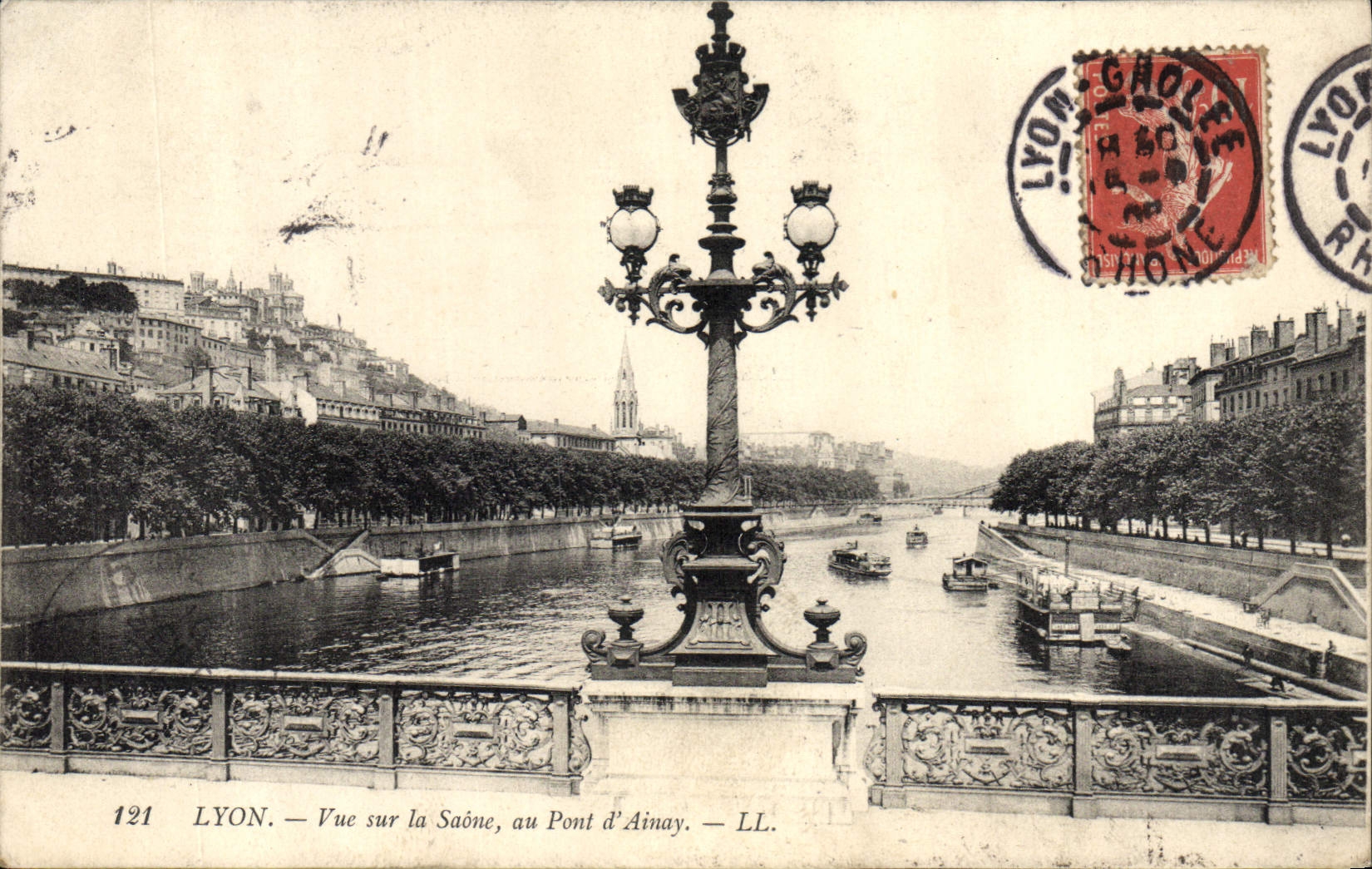 POSTAL Lyon de la VENDIMIA vista en el Saone con el puente de Amay