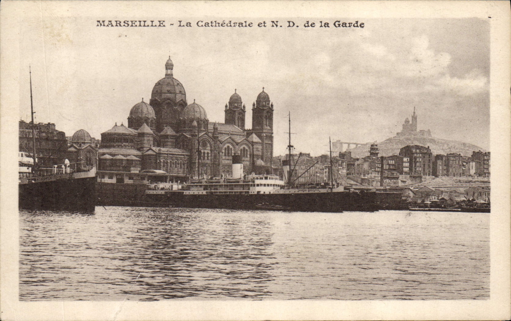 CPA Marseille La Cathedrale et Nd de la Garde