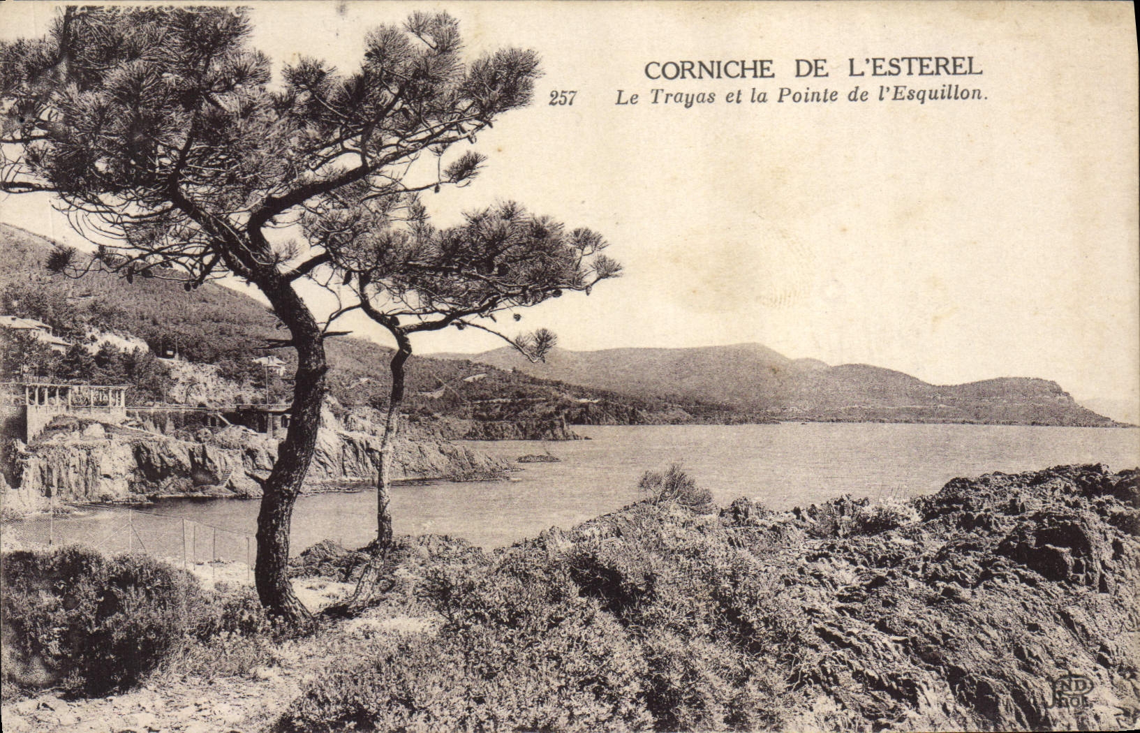 CPA Corniche De L'Esterel Le Trayas Et La Pointe De I'Esquilon
