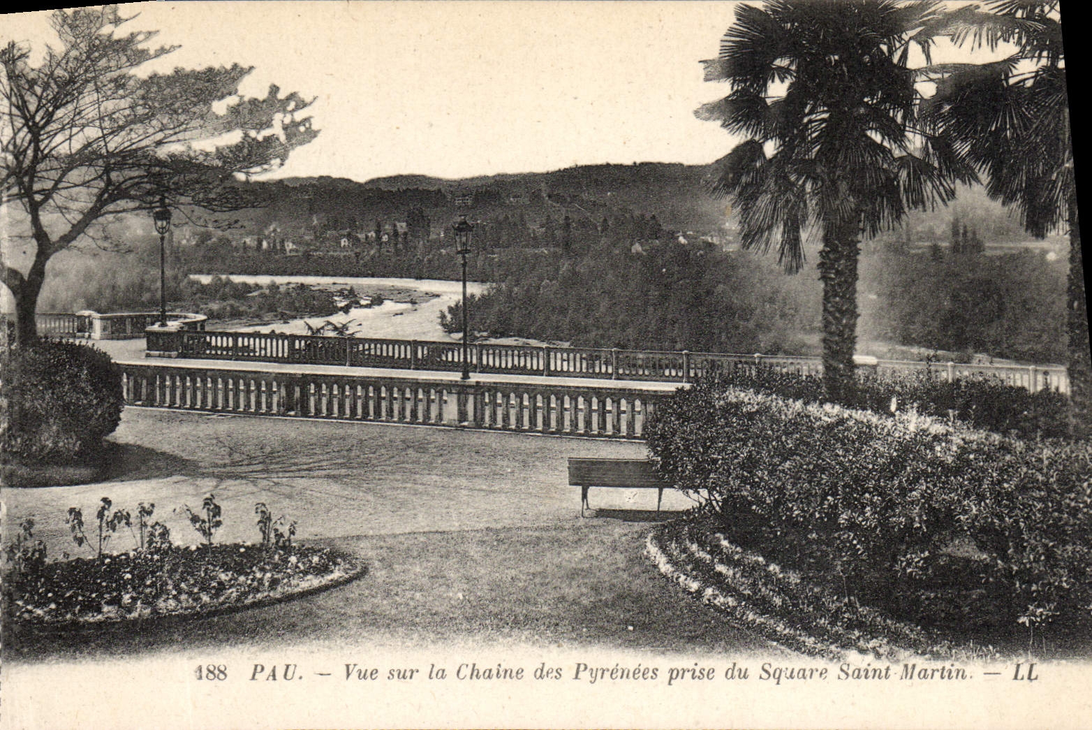 POSTAL Pau de la VENDIMIA vista en la cadena de los Pyrenees tomados del jardín público santo Martin