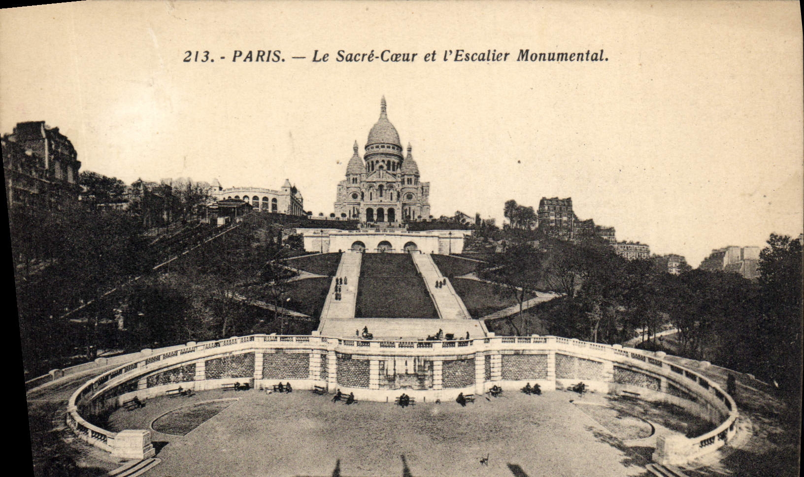 VINTAGE POSTCARD Paris the Sacring Heart And I' Escalier Monumental