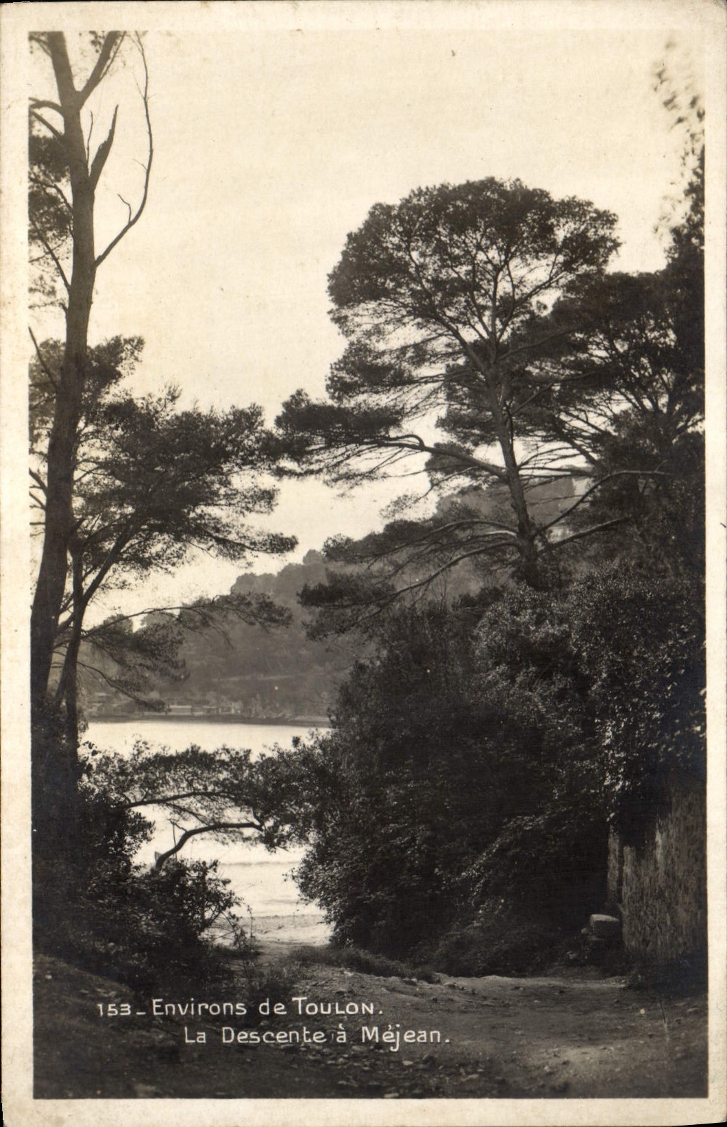 VINTAGE POSTCARD Environs of Toulon the Descent has Mejean