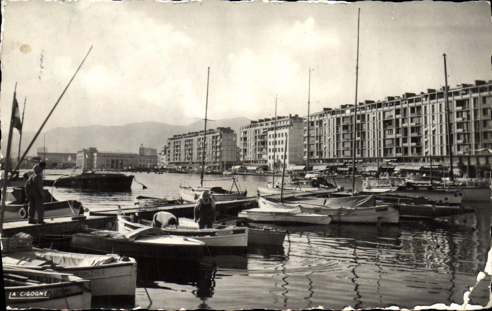 VINTAGE POSTCARD Toulon the Stalingrad Quay And new prefecture