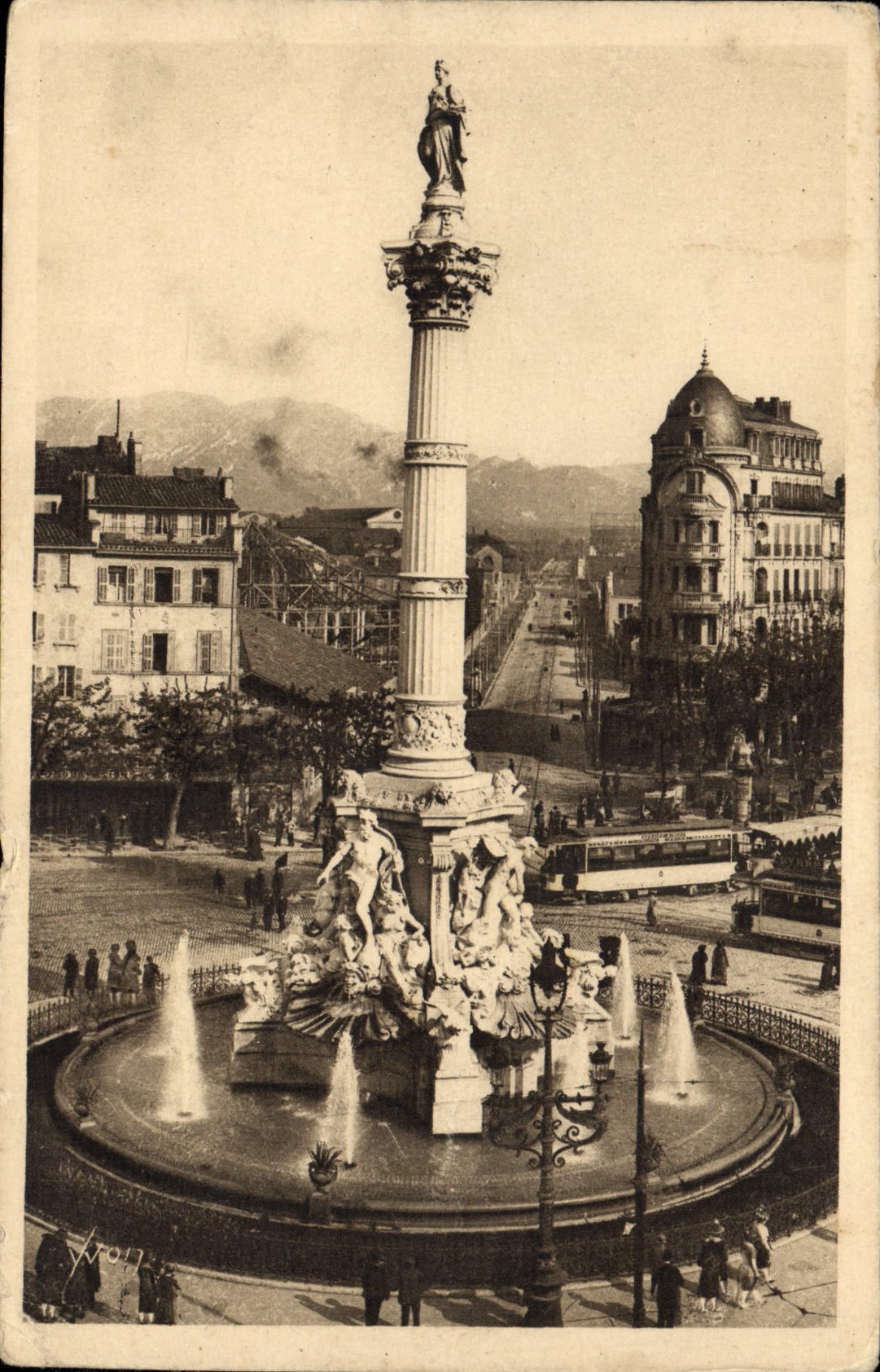 CPA Marseille Place Castellane Et La Fontaine Cantini