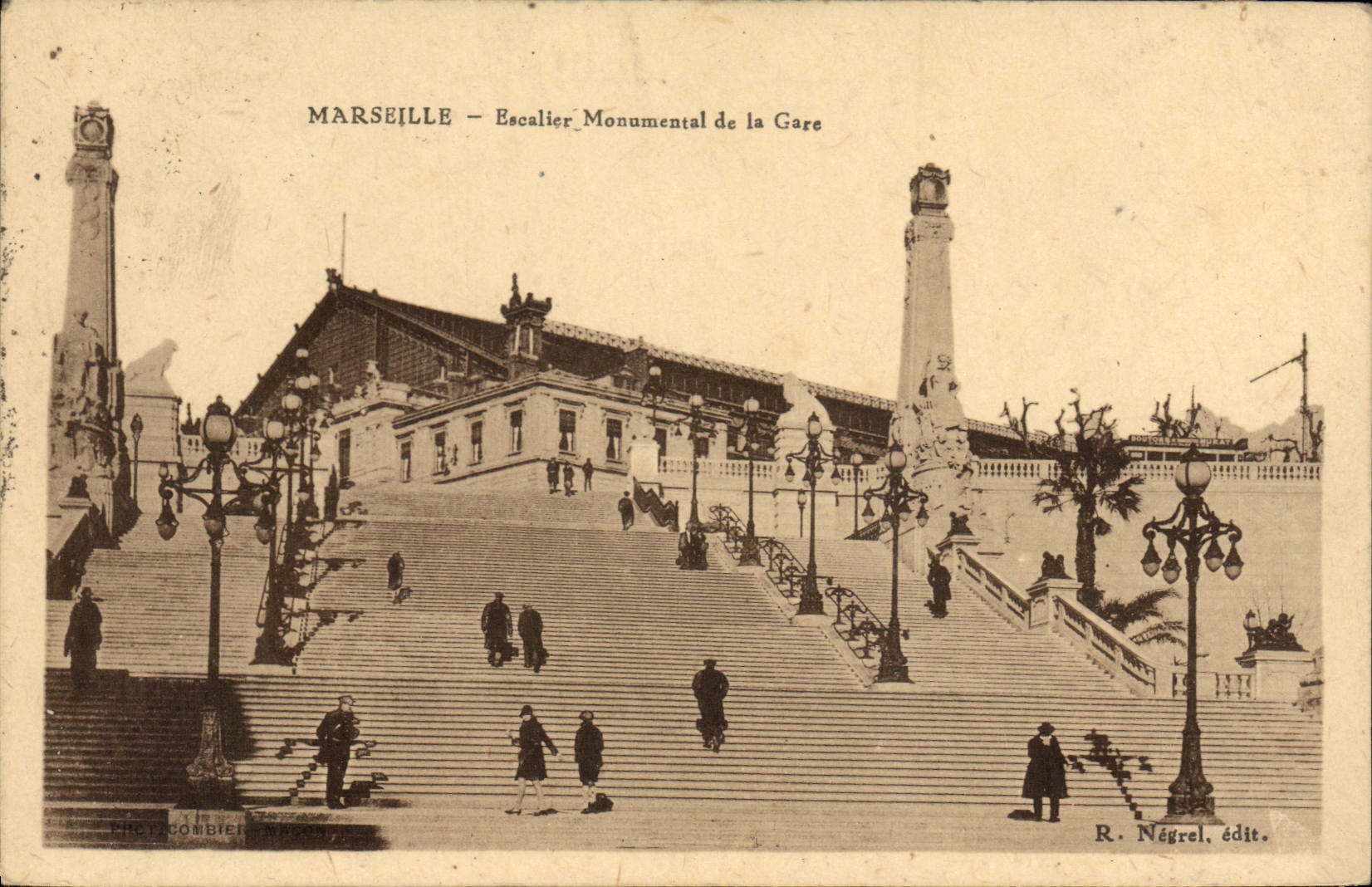 CPA Marseille Escalier Monument De La Gare St Charles