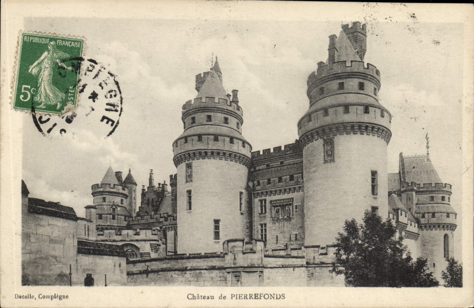 VINTAGE POSTCARD Castle De Pierrefonds