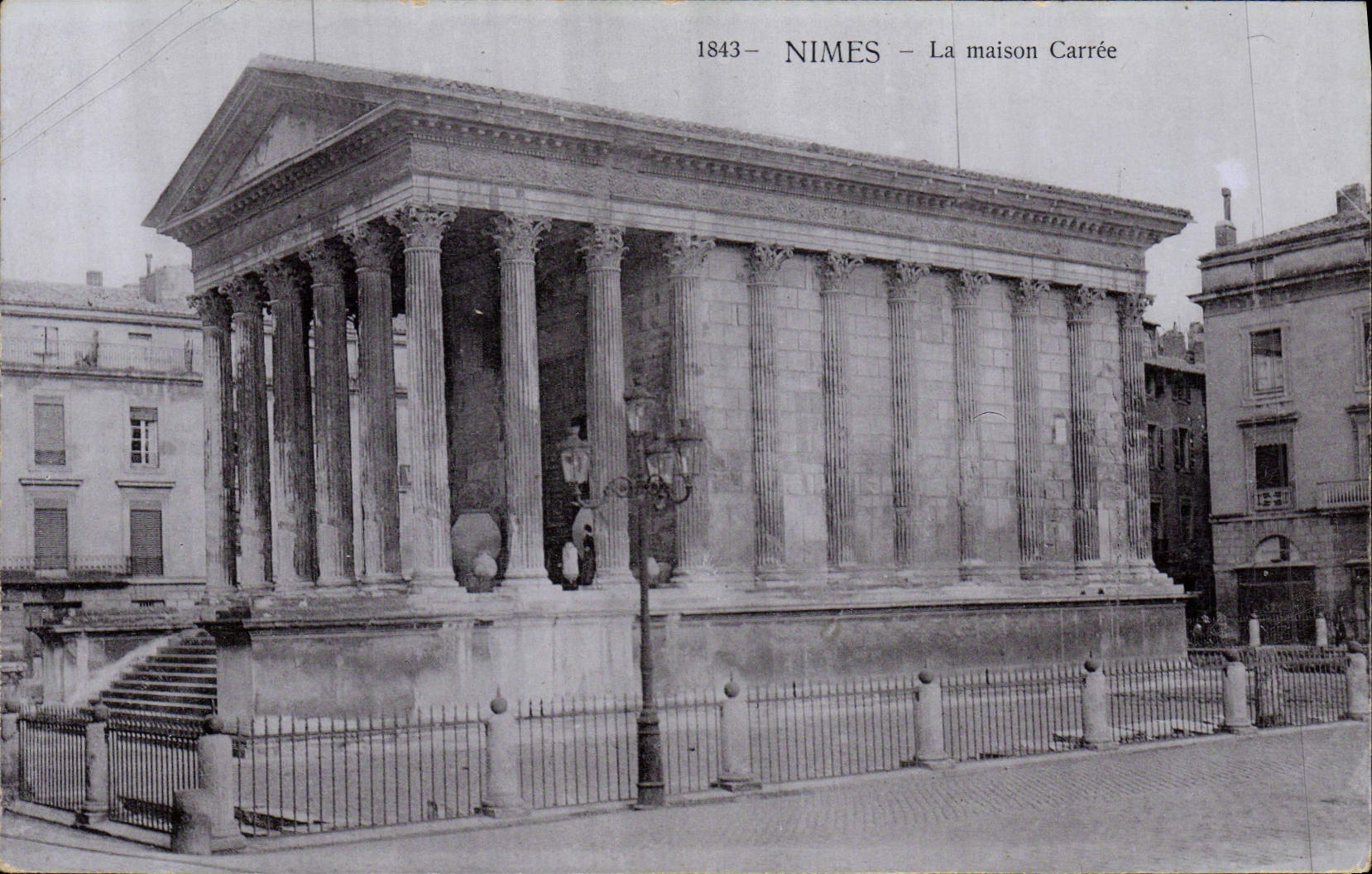 CPA Nimes La Maison Carree