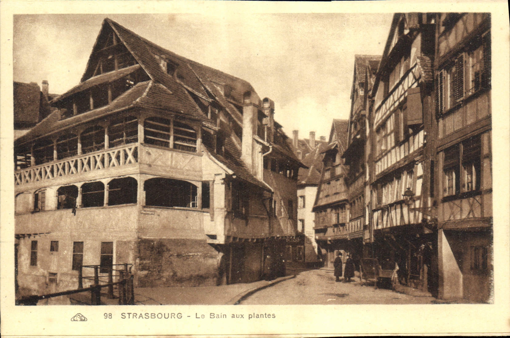 POSTAL Estrasburgo de la VENDIMIA el baño con las plantas