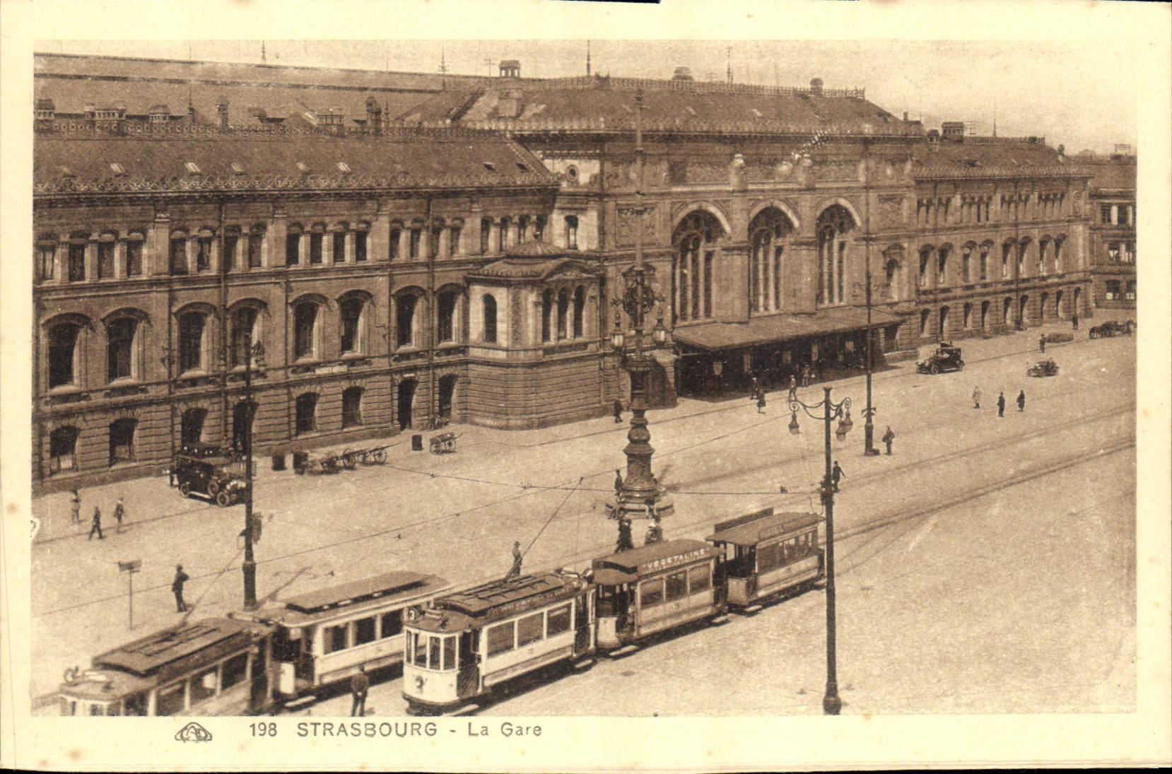 Tranvía de la estación de tren de Estrasburgo de la POSTAL de la VENDIMIA