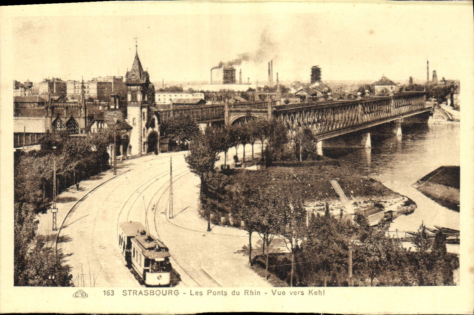 Puentes de Estrasburgo de la POSTAL de la VENDIMIA del Rin vistos hacia Kehl
