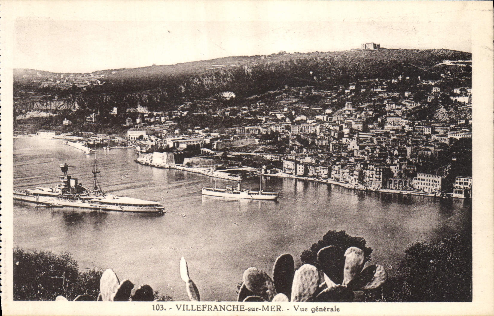 CPA Villefranche Sur Mer Vue Generale Bateaux