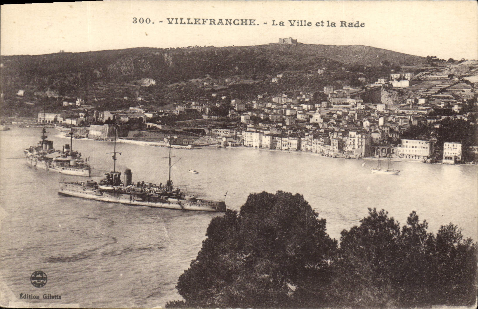 CPA Villefranche La Ville Et La Rade Bateaux