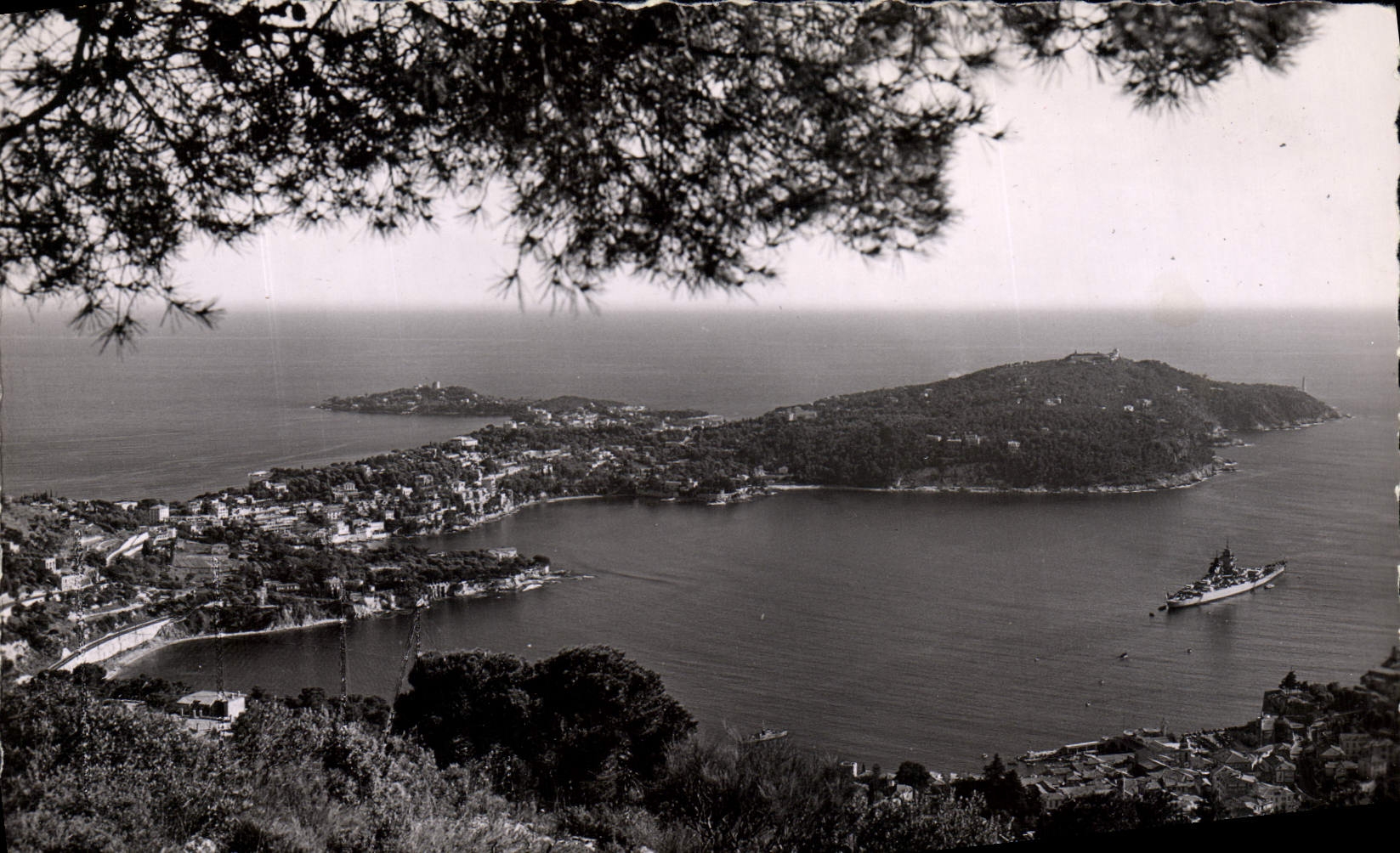 VINTAGE POSTCARD Villefranche On Sea the City Roads And Richelieu