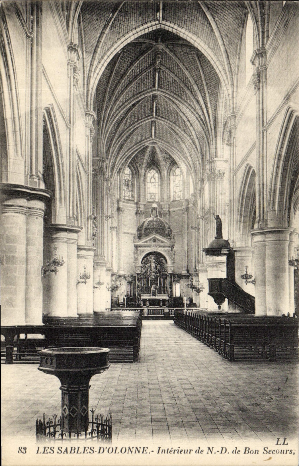 Interior de la POSTAL de la VENDIMIA Sables d'Olonne del ND de la buena ayuda