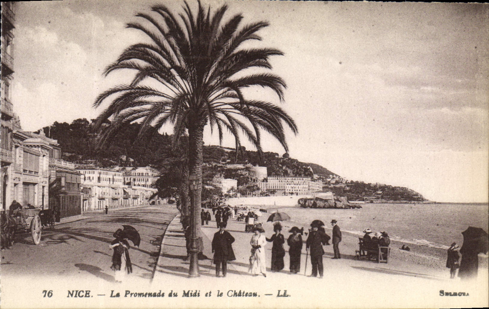 CPA Nice La Promenade Midi et le Chateau