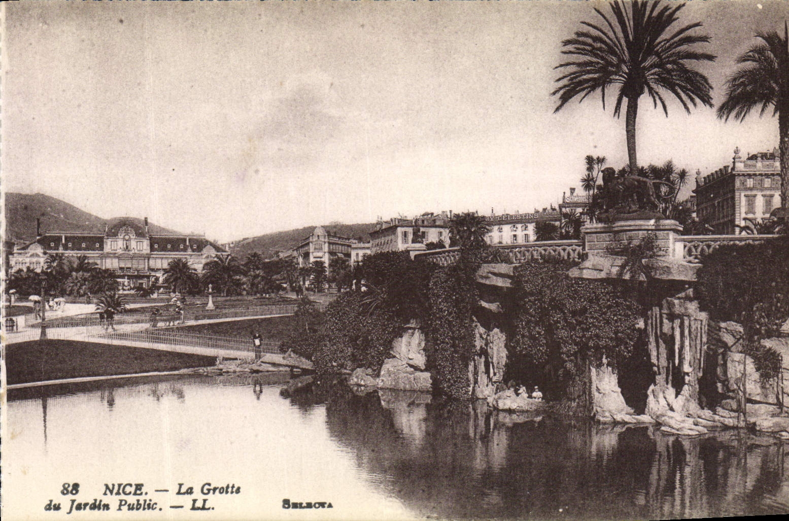 CPA Nice La grotte du jardin public 