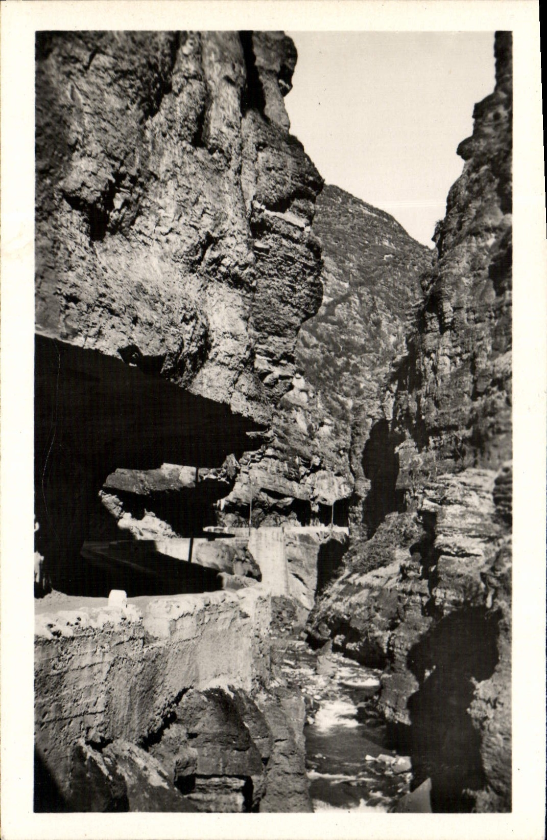 MODERN CARD Beuil Falls of Cians Head of monkey Guard of the throats of Cians