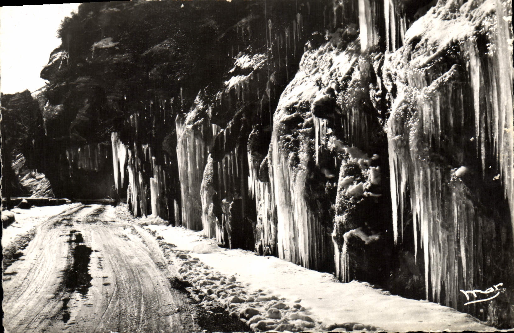 MODERN CARD Falls Of Cians in Winter