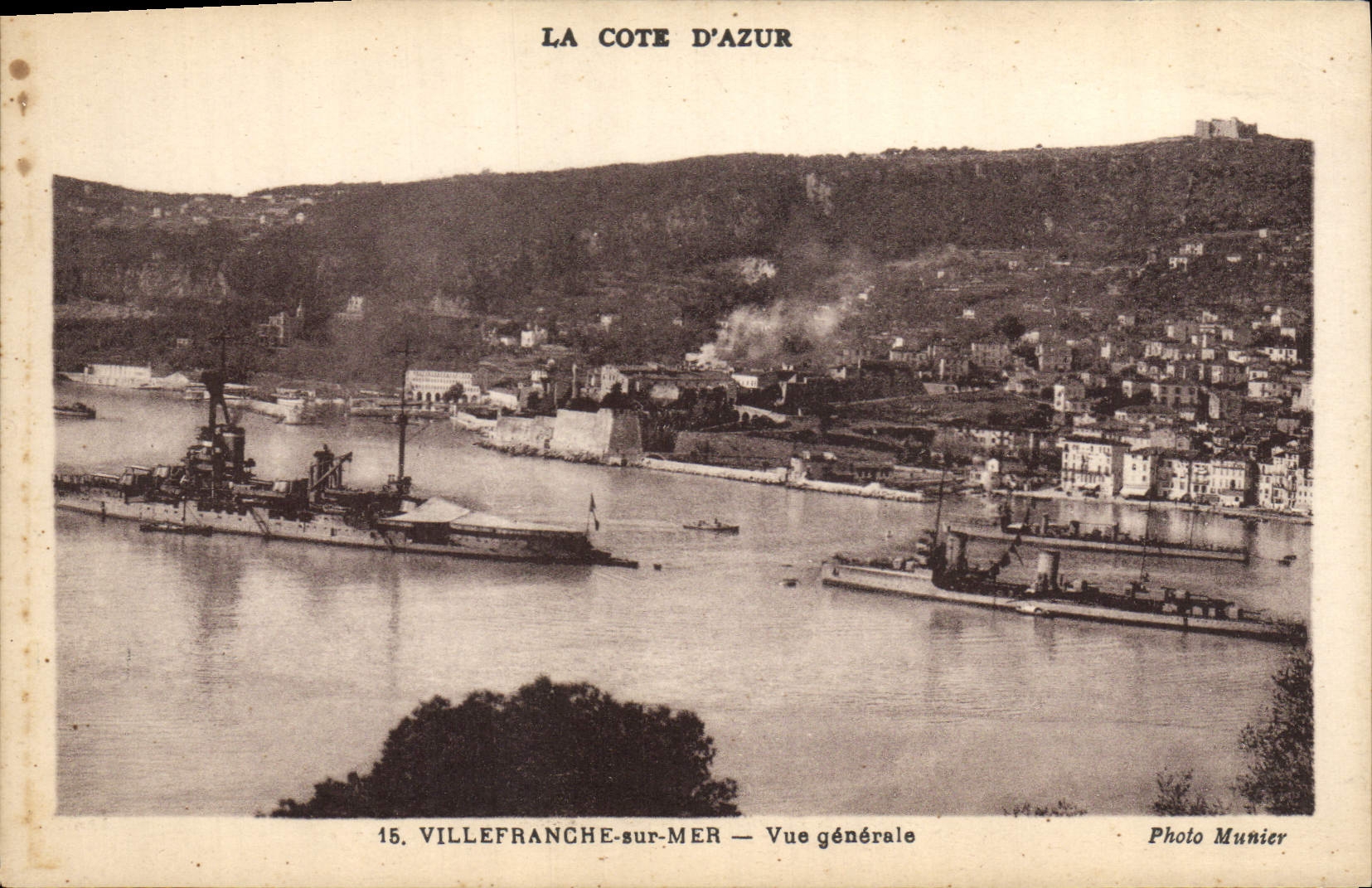 CPA Villefranche sur Mer Vue Generale Bateaux