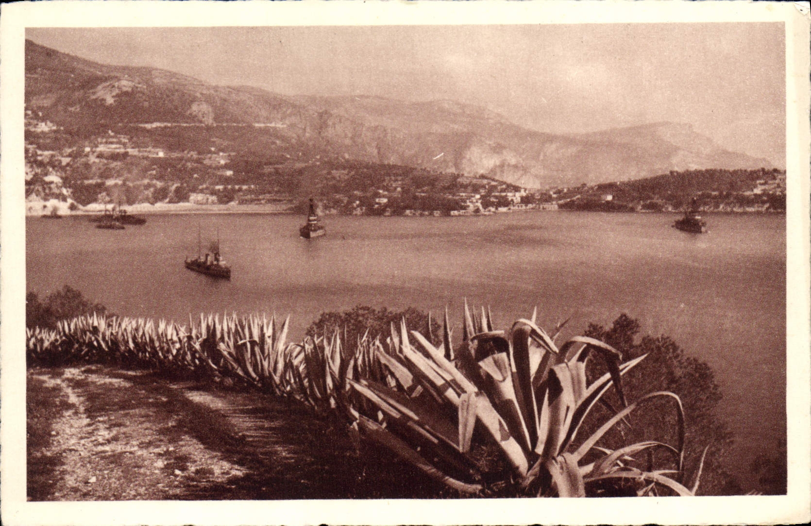 CPA Villefranche Sur Mer La Rade et L'Escadre Bateaux