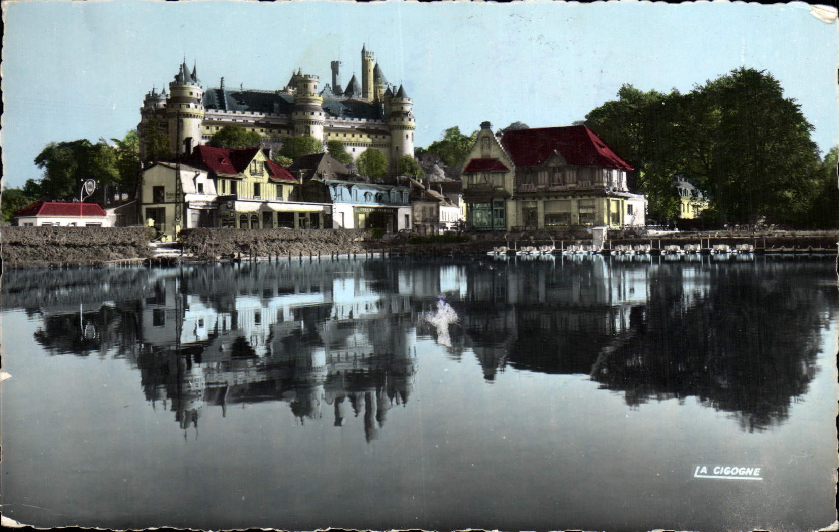 MODERN CARD Pierrefonds the Castle and the Pond