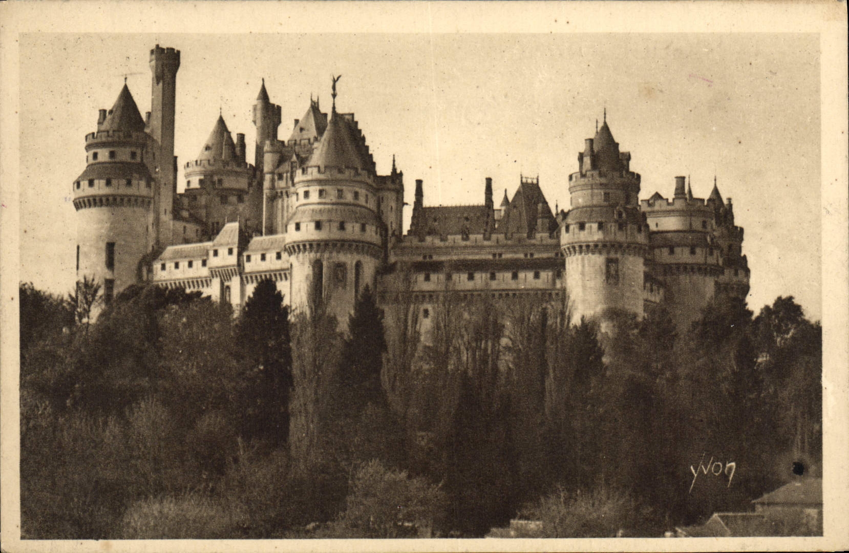 CPA Chateau De Pierrefonds