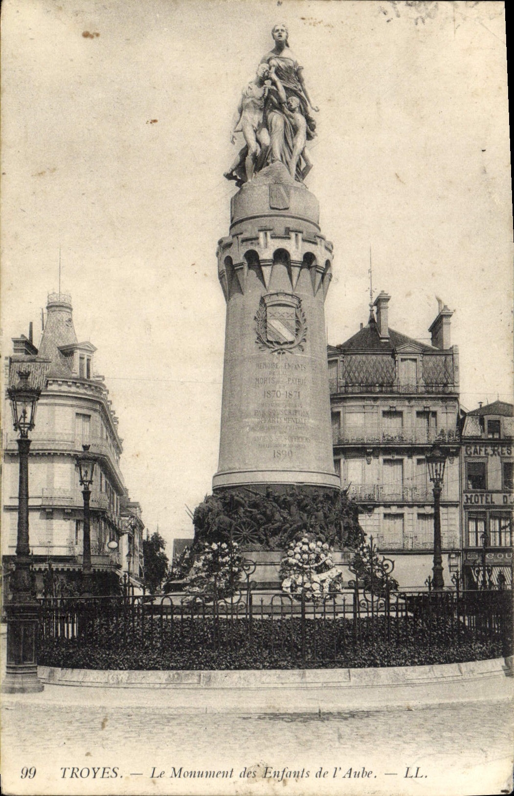 CPA Troyes Le Monument des Enfants de L'Aube