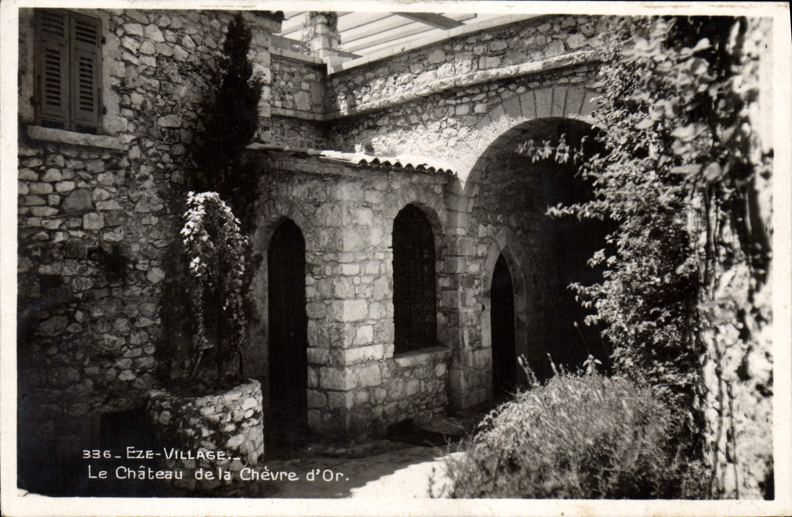 Aldea de Eze de la POSTAL de la VENDIMIA el castillo de la cabra del oro