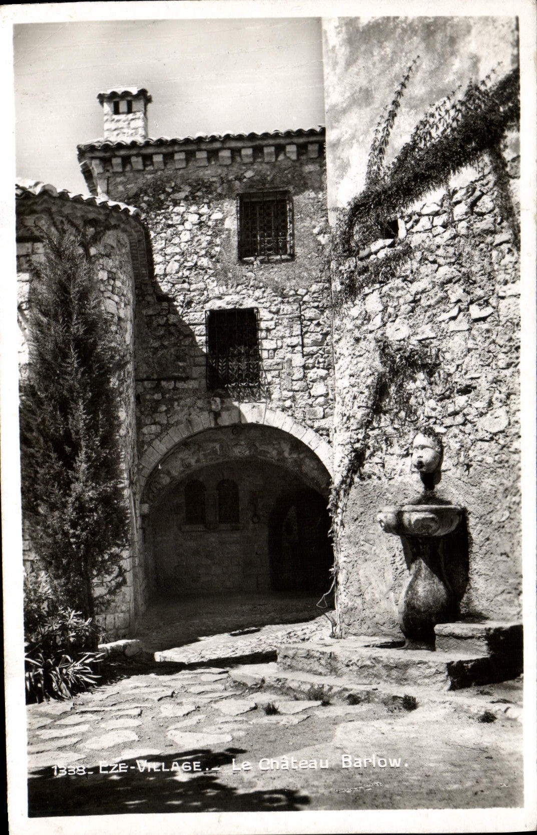 Aldea de Eze de la POSTAL de la VENDIMIA el castillo de Barlow