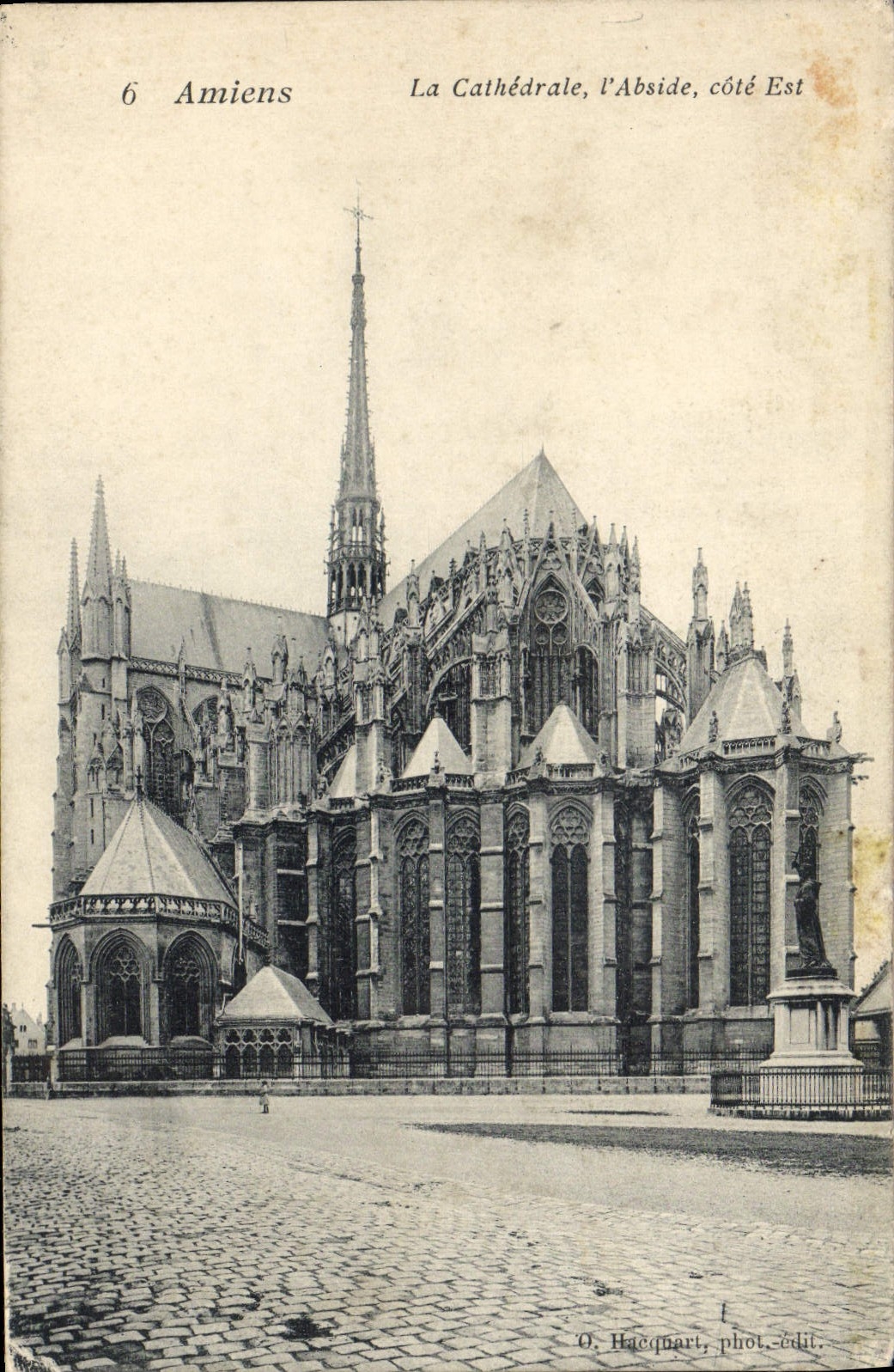 VINTAGE POSTCARD Amiens the Cathedral the Apse East coast
