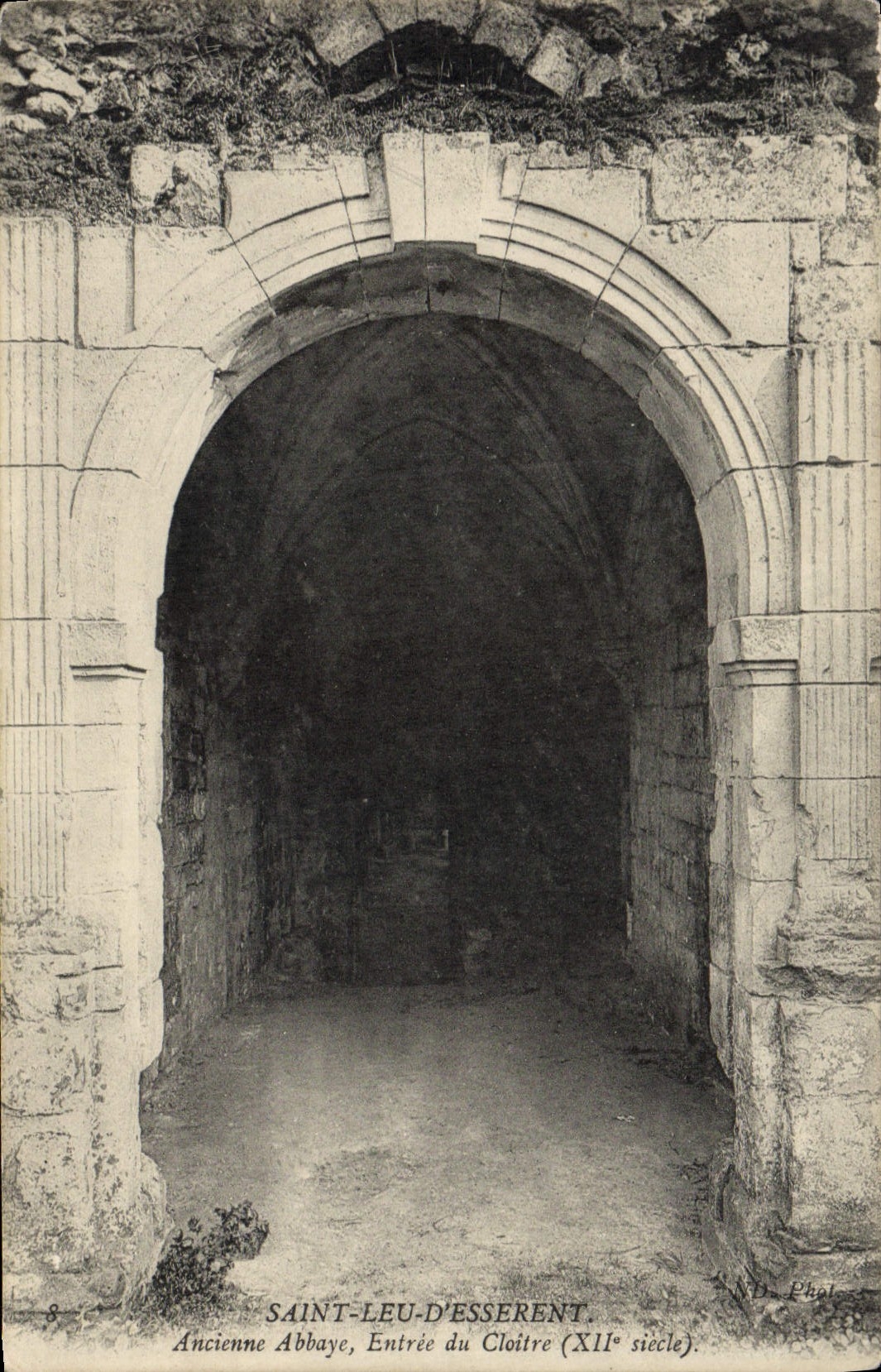 VINTAGE POSTCARD Holy Leu D' Esserent Old Entered Abbey of the cloister