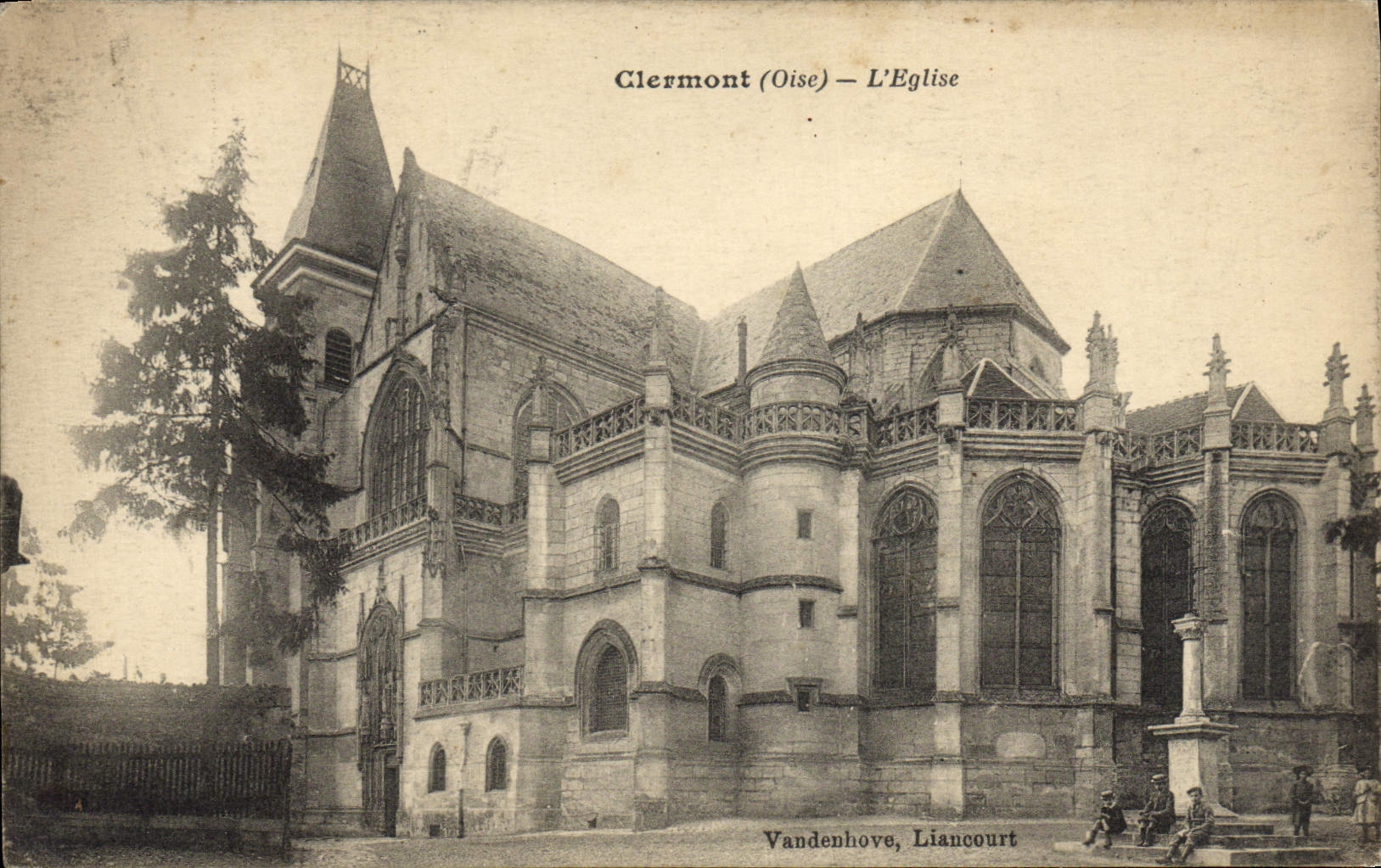 VINTAGE POSTCARD Clermot the Church