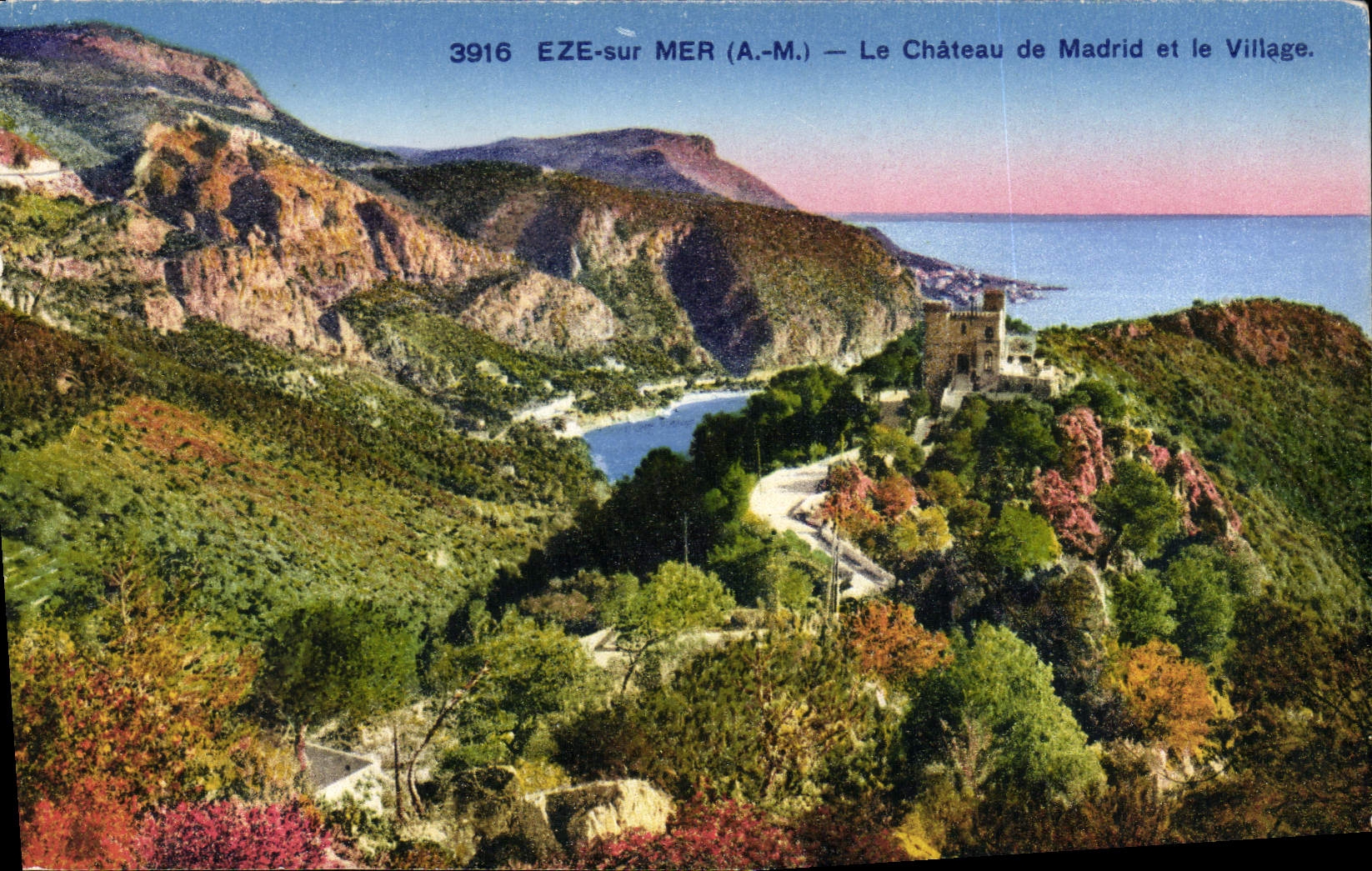 CPA Eze Sur Mer Le Chateau de Madrid et le Village