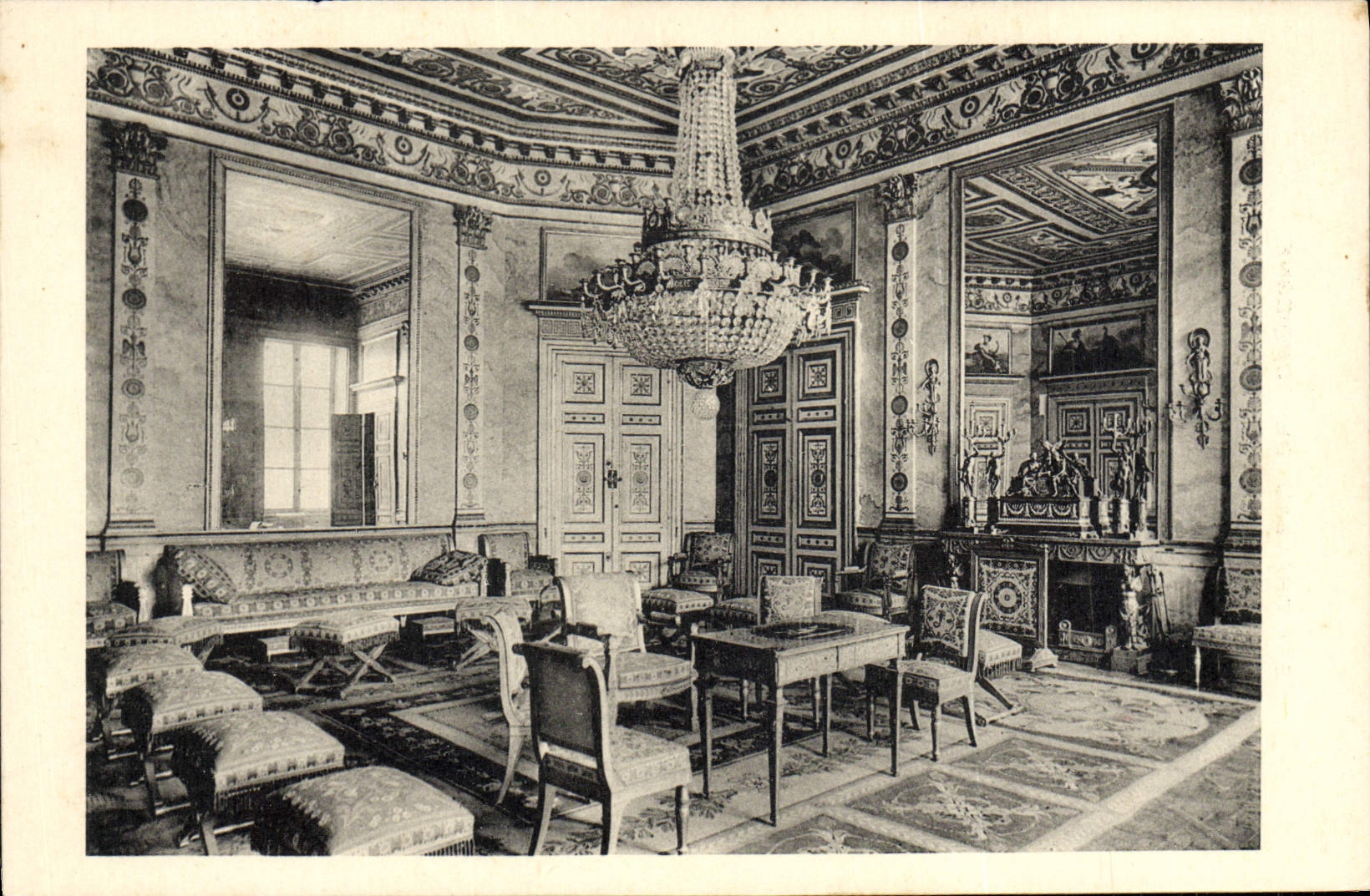 Castillo de la POSTAL de la VENDIMIA de Compiegne la sala de estar del Señora-en-waitings